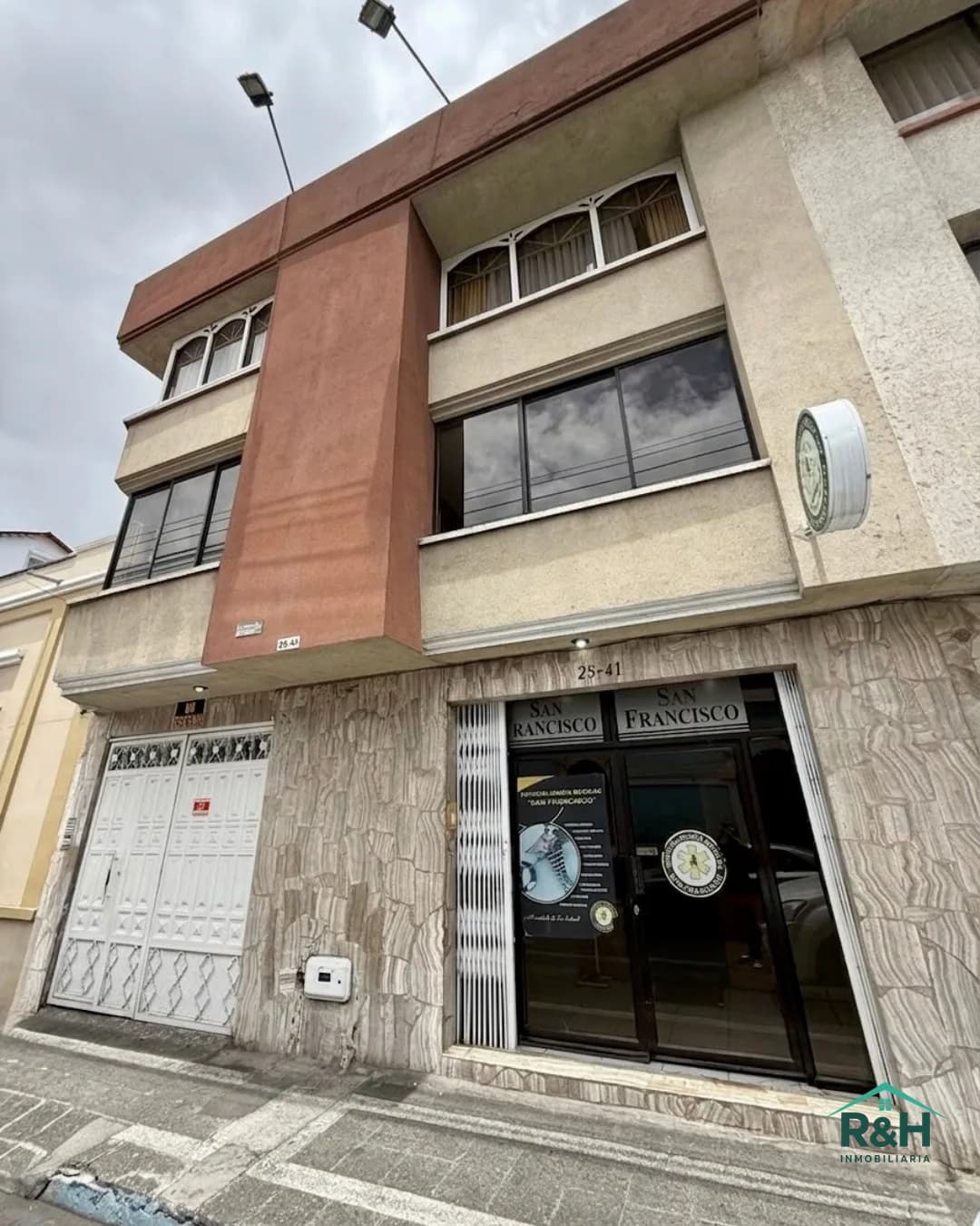 Foto de Edificio en venta centro de Riobamba