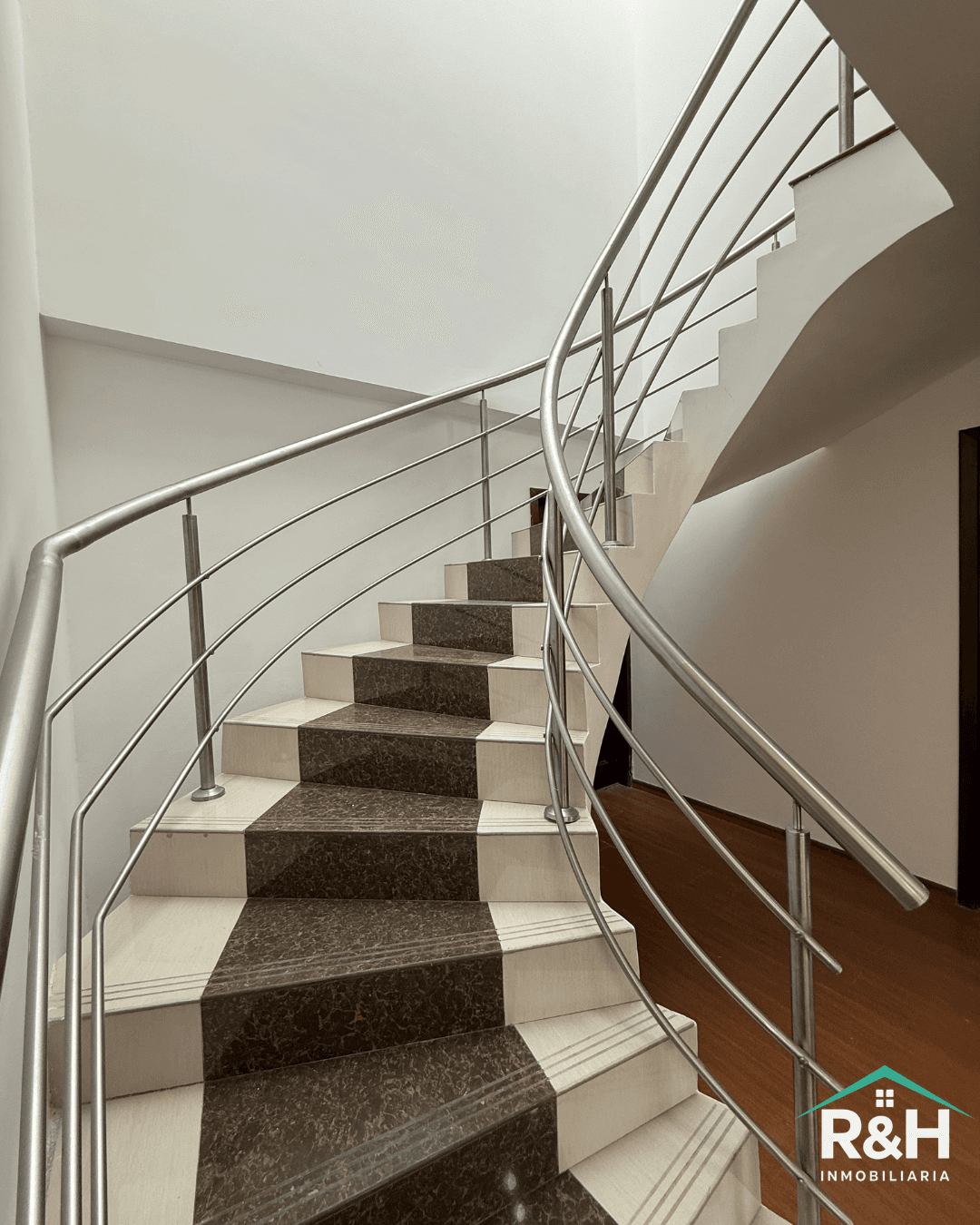 Casa Urbanización del Sol / Norte de Riobamba - foto 4
