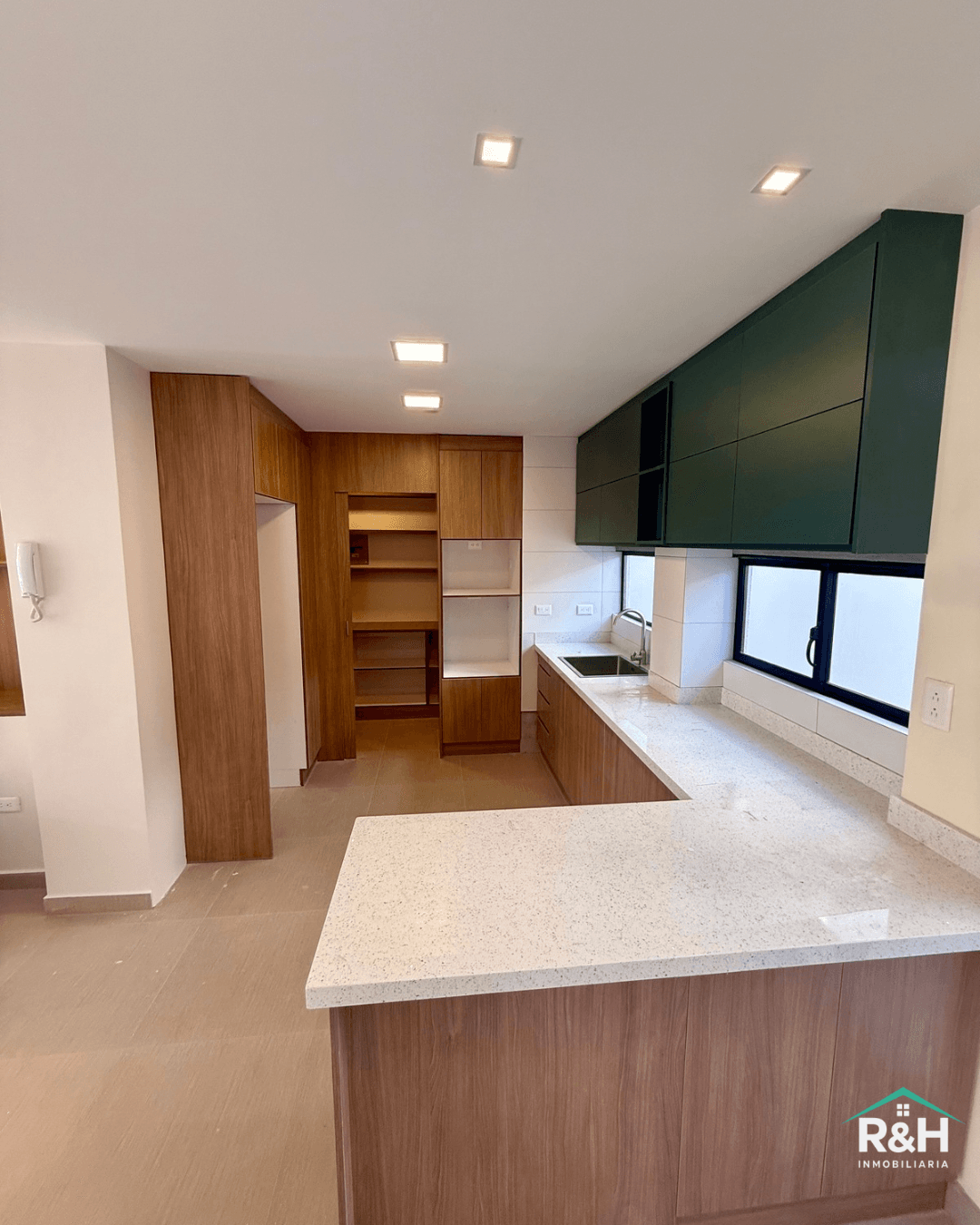 Casa a estrenar Los Prematuros/Norte de Riobamba - foto 2