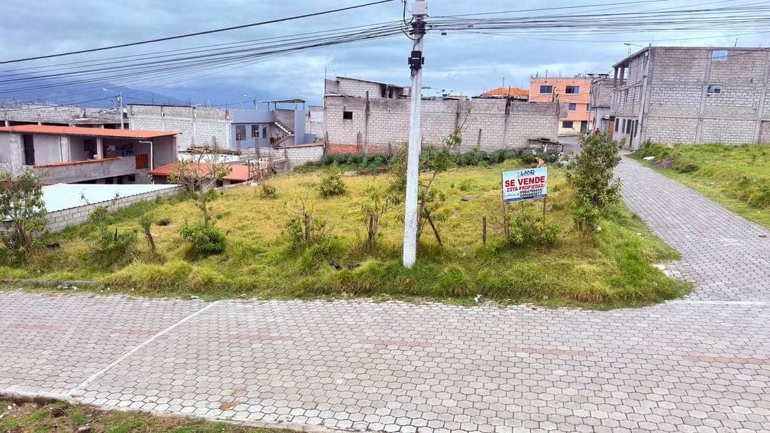 Foto de SE VENDE TERRENO ESQUINERO EN GUAMANÍ