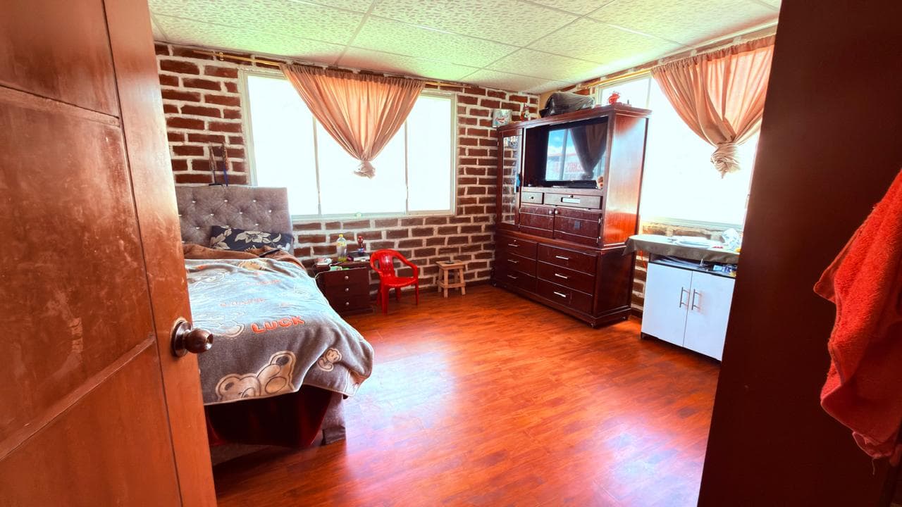 HERMOSA CASA COMERCIA PARA ARRIENDO DE VENTA EN EL SECTOR DE LA POLITECNICA - foto 5