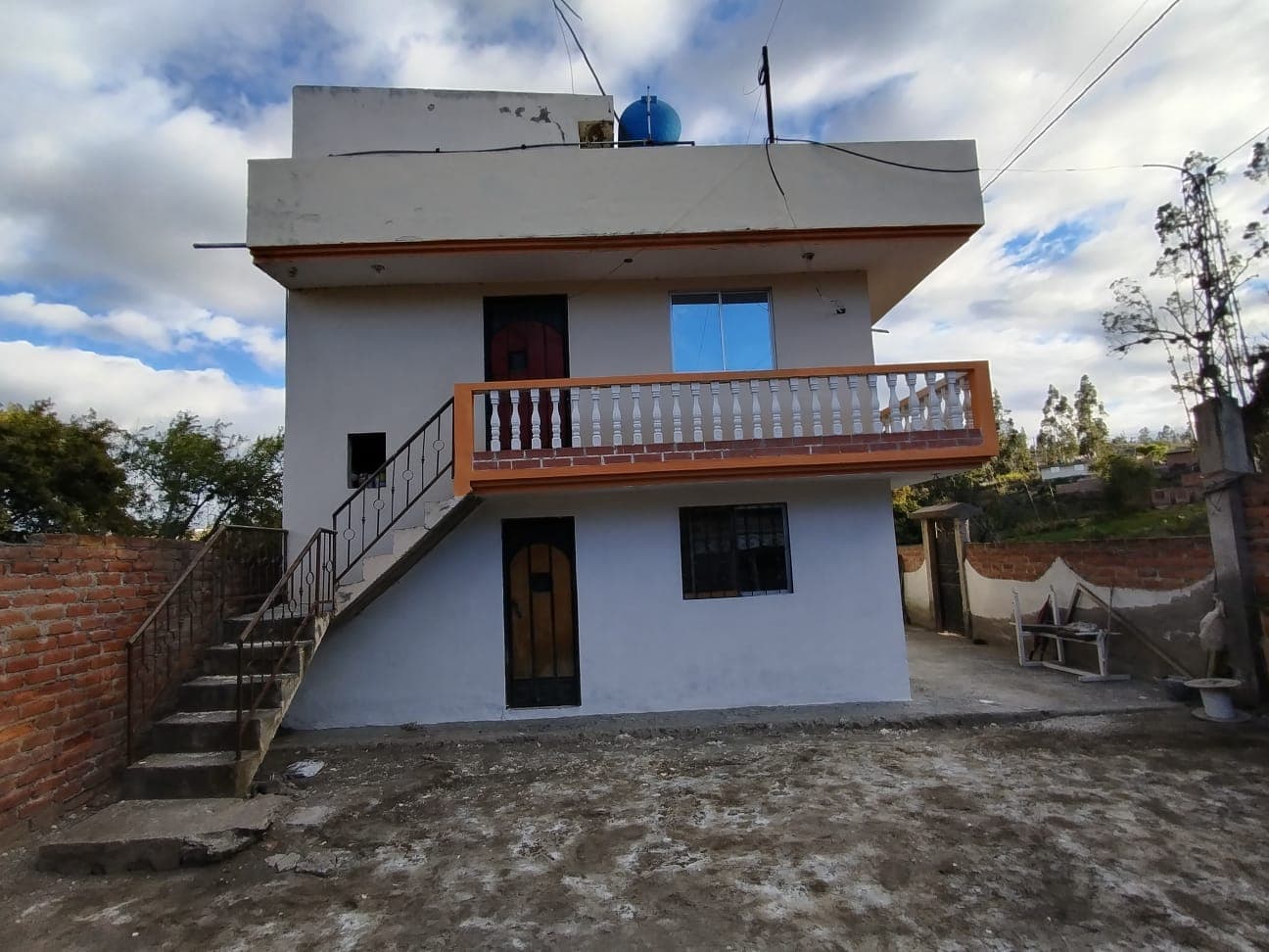 Fachada de CASA SECTOR VIA A LOS ELENES BARRIO SAN GREGORIO SECTRO HOSTAL LOS ELENES