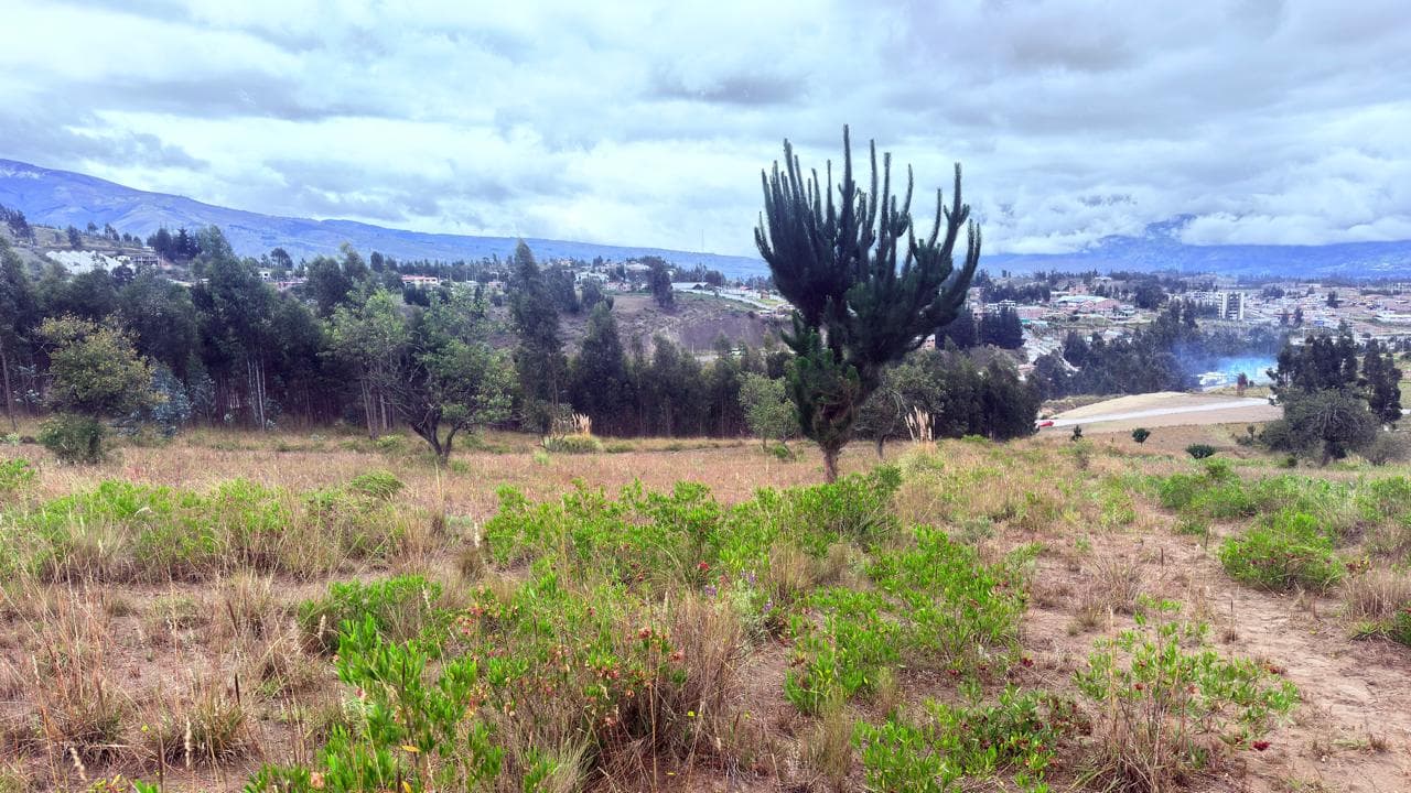 Foto de SE VENDE UN TERRENO EN EL SECTOR NORTE SALIDA DE LA CIUDAD DE RIOBAMBA